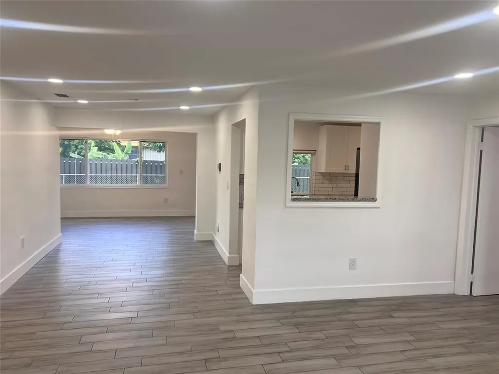 8361 NW 27th Place Sunrise FL 33322