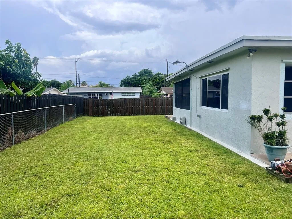 8361 NW 27th Place Sunrise FL 33322