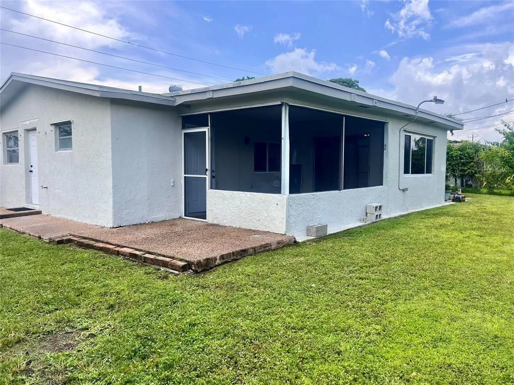 8361 NW 27th Place Sunrise FL 33322
