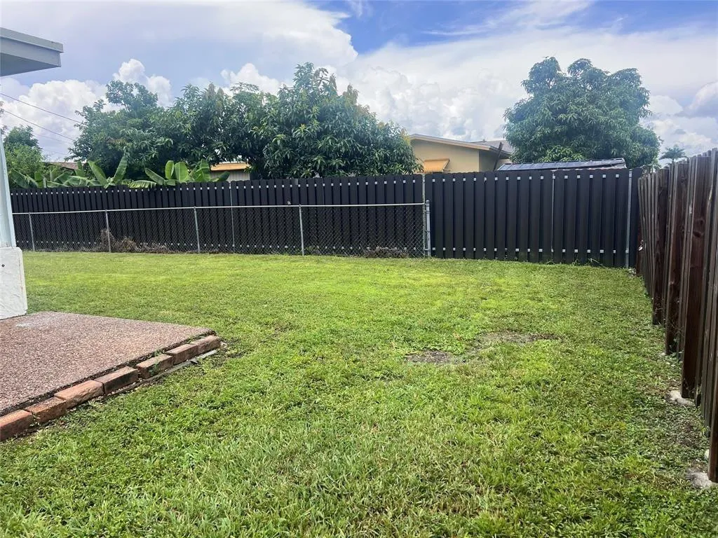8361 NW 27th Place Sunrise FL 33322