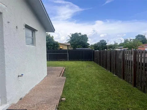 8361 NW 27th Place Sunrise FL 33322