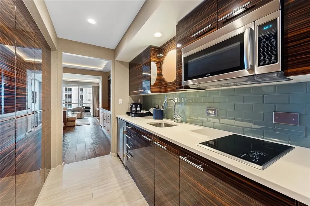 551 N Fort Lauderdale Beach Boulevard Fort Lauderdale FL 33304