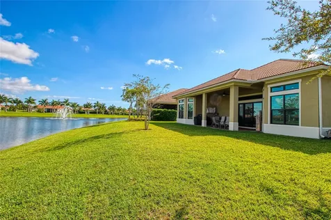 12095 E Bastille Circle Parkland FL 33076