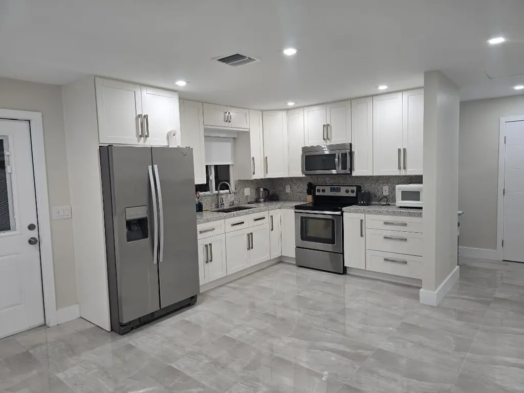 2207 Taft Street Hollywood FL 33020