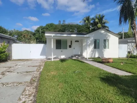 2207 Taft Street Hollywood FL 33020