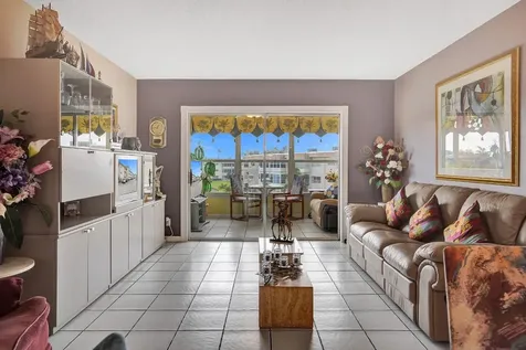 4800 NW 35th Street Lauderdale Lakes FL 33319