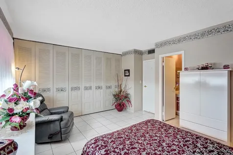 4800 NW 35th Street Lauderdale Lakes FL 33319