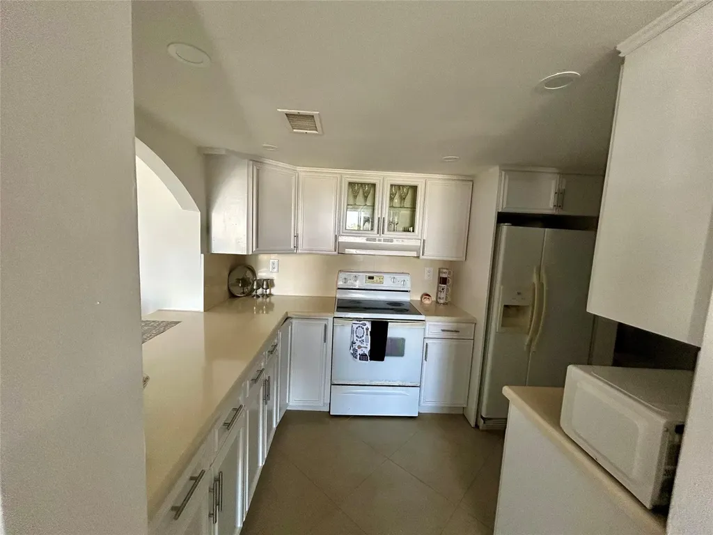 7040 Coral Way Miami FL 33155