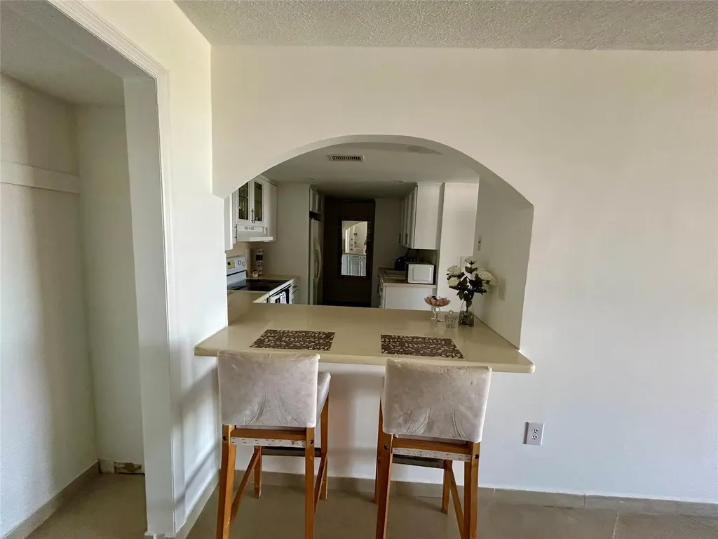 7040 Coral Way Miami FL 33155