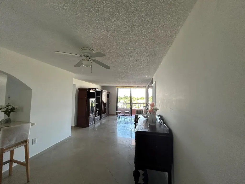 7040 Coral Way Miami FL 33155