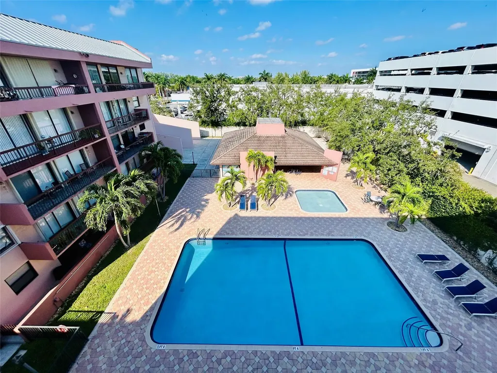 7040 Coral Way Miami FL 33155