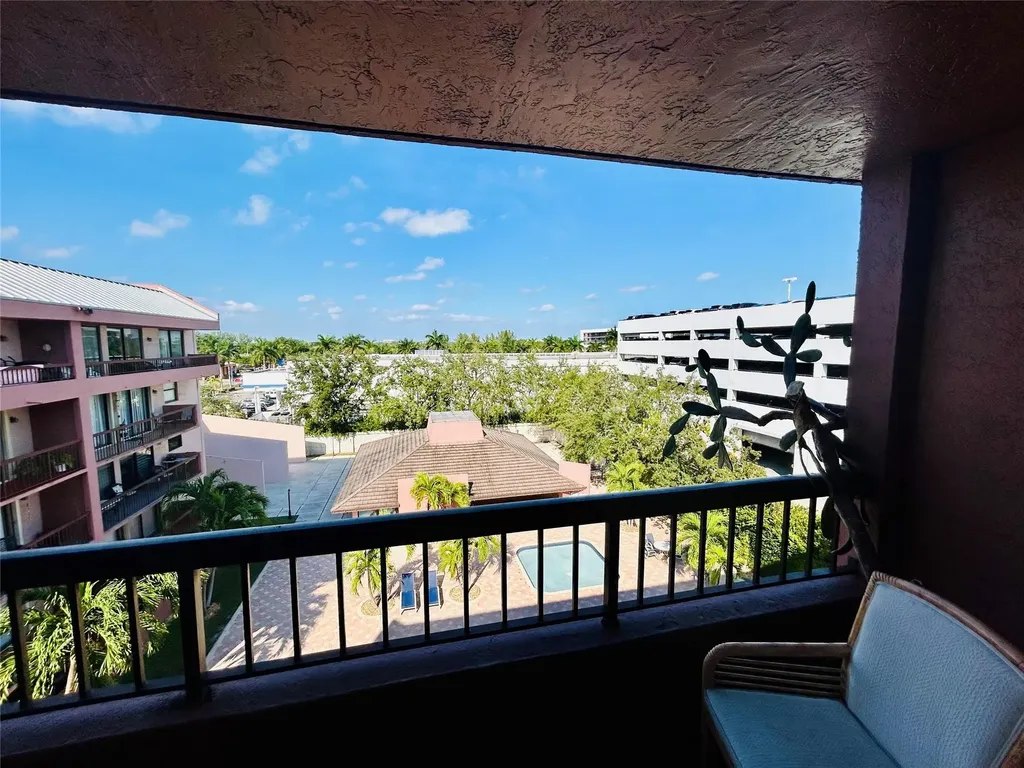 7040 Coral Way Miami FL 33155
