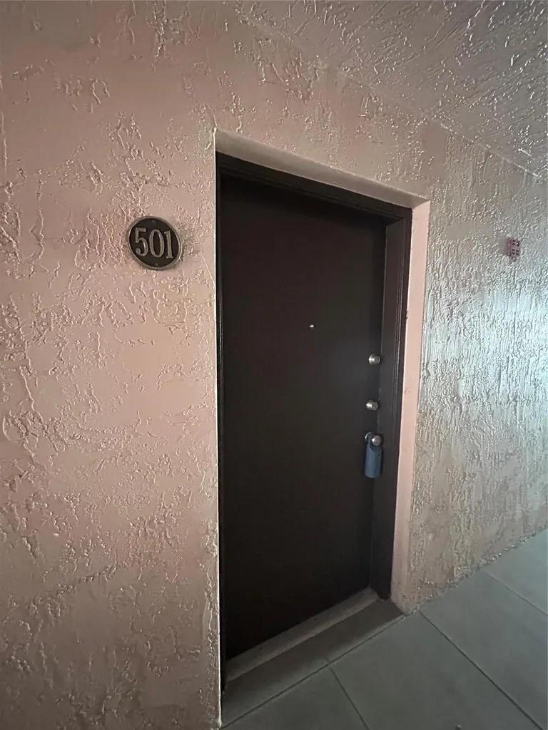 7040 Coral Way Miami FL 33155