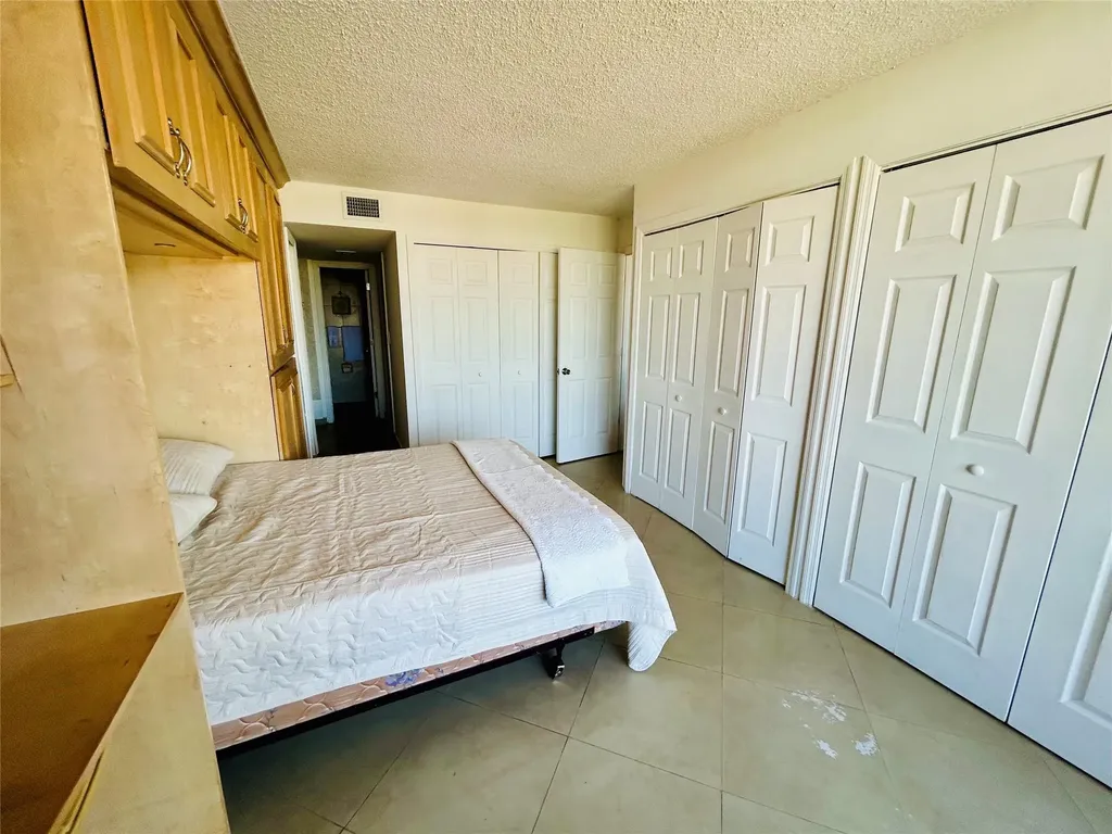 7040 Coral Way Miami FL 33155
