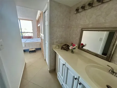7040 Coral Way Miami FL 33155