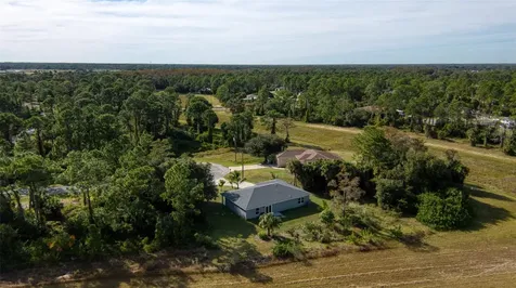 8007 Royal Court Labelle FL 33935