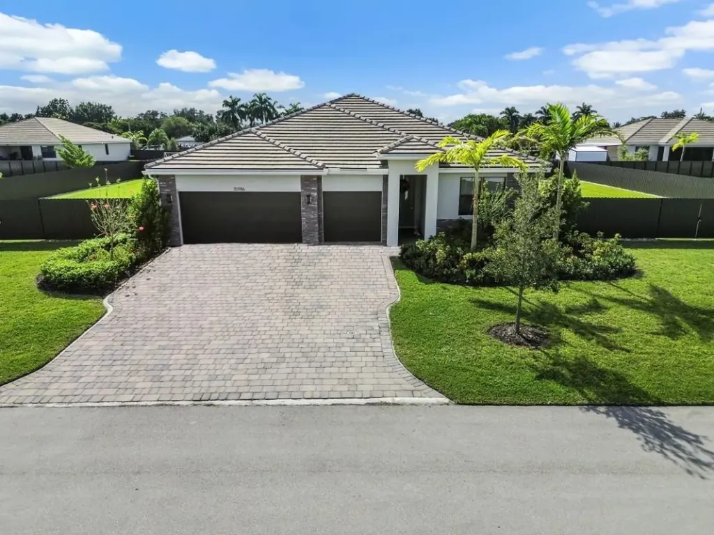 15986 SW 277th Street Homestead FL 33031
