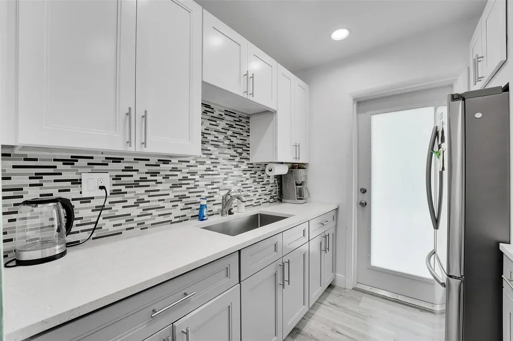 931 SE 9 Pompano Beach FL 33060