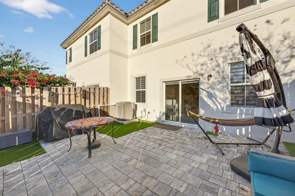 4668 NW 120th Way Coral Springs FL 33076