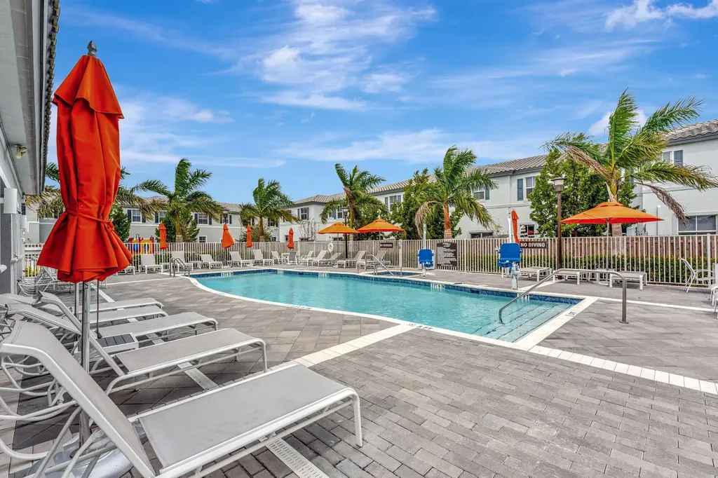 4668 NW 120th Way Coral Springs FL 33076