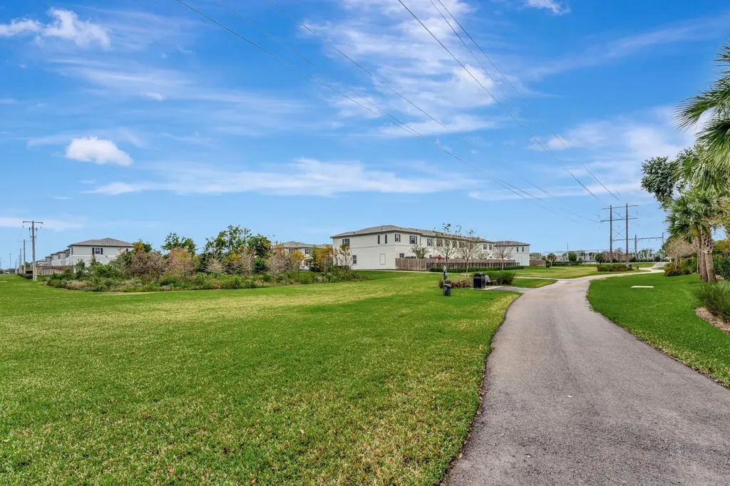 4668 NW 120th Way Coral Springs FL 33076