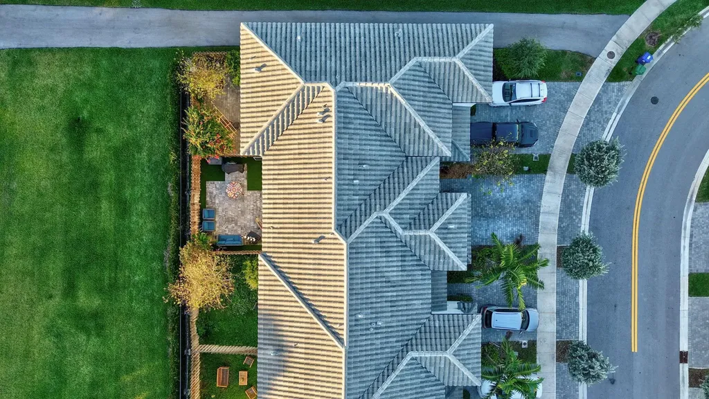 4668 NW 120th Way Coral Springs FL 33076