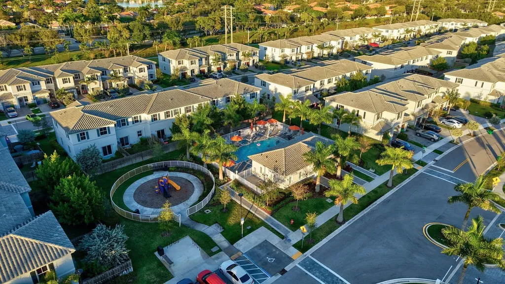 4668 NW 120th Way Coral Springs FL 33076