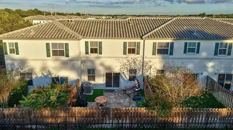 4668 NW 120th Way Coral Springs FL 33076