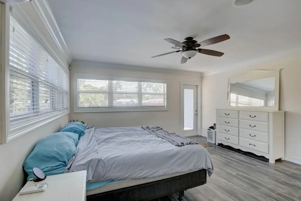 1920 Waters Edge Pompano Beach FL 33062