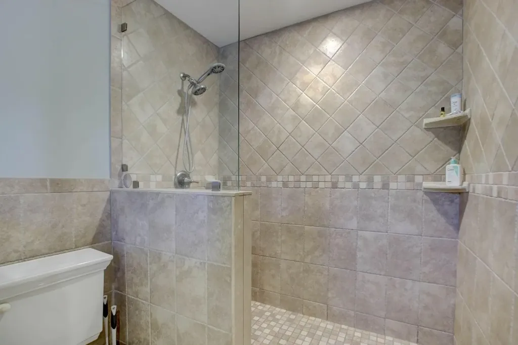 1920 Waters Edge Pompano Beach FL 33062