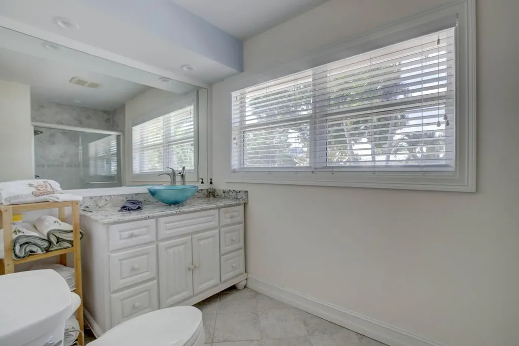 1920 Waters Edge Pompano Beach FL 33062