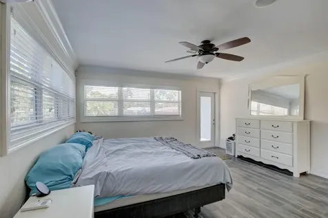 1920 Waters Edge Pompano Beach FL 33062