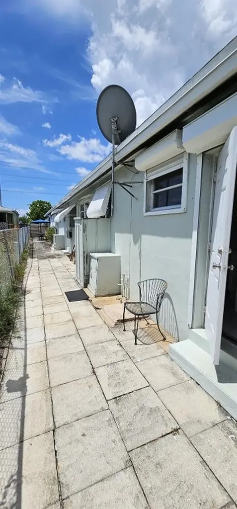 2211 Lincoln Street Hollywood FL 33020