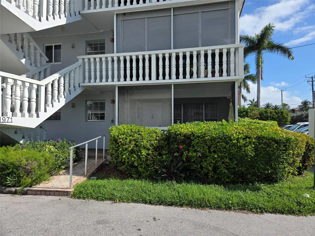 1971 SE 5th Court Pompano Beach FL 33060