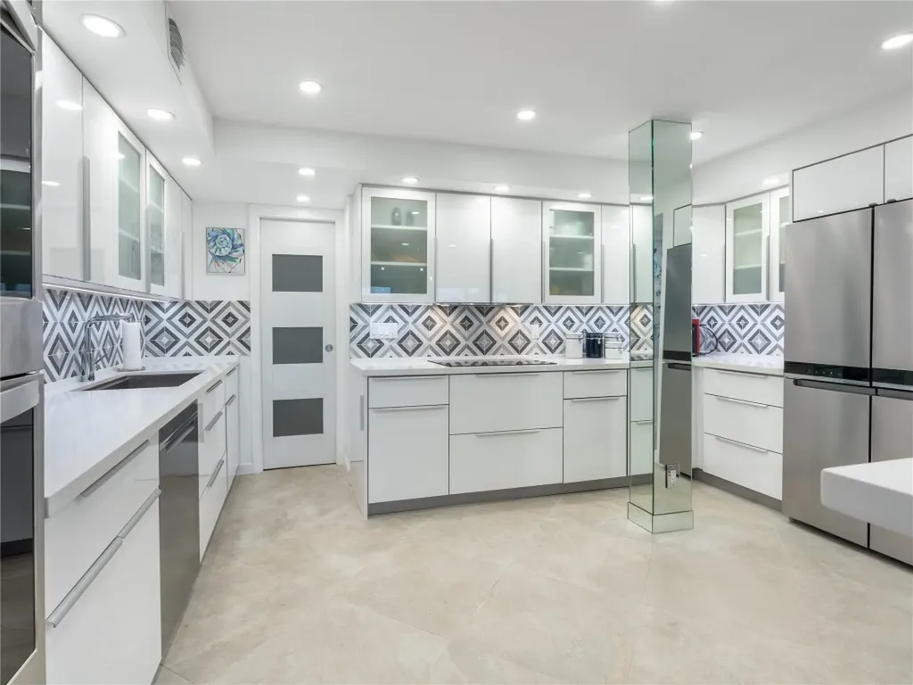 2850 N Palm Aire Drive Pompano Beach FL 33069