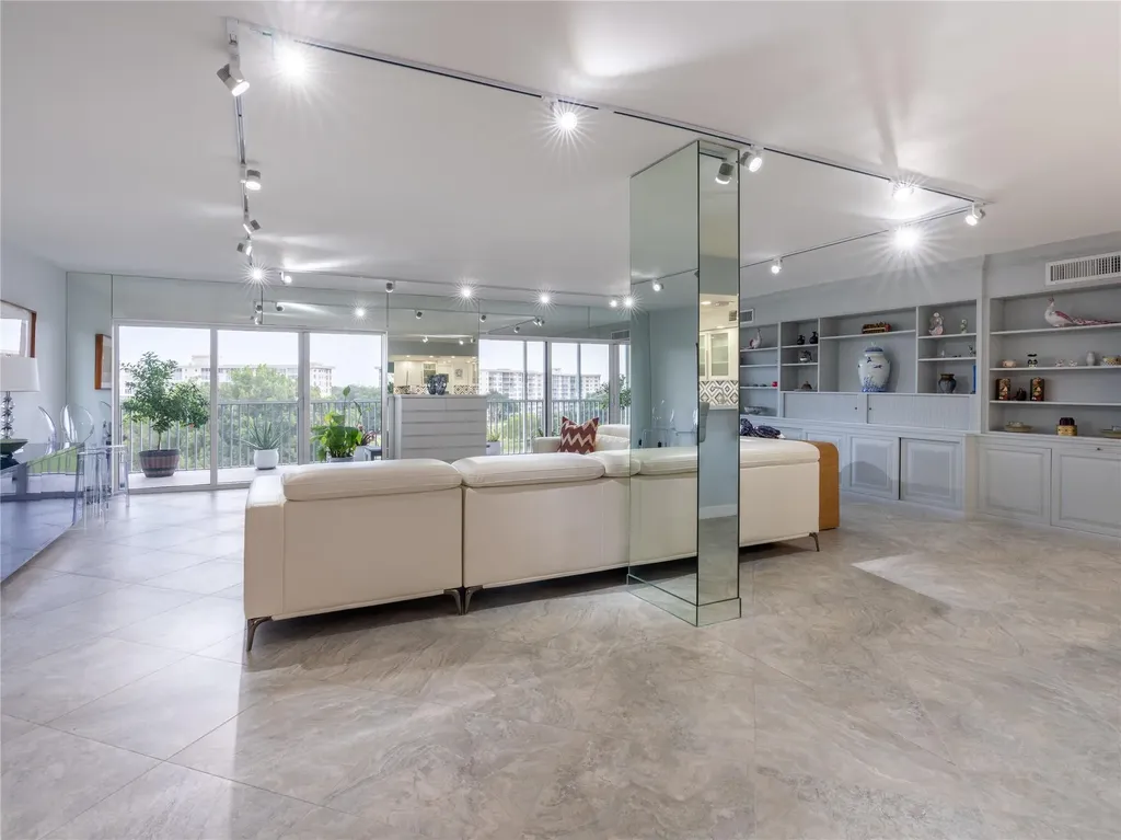 2850 N Palm Aire Drive Pompano Beach FL 33069
