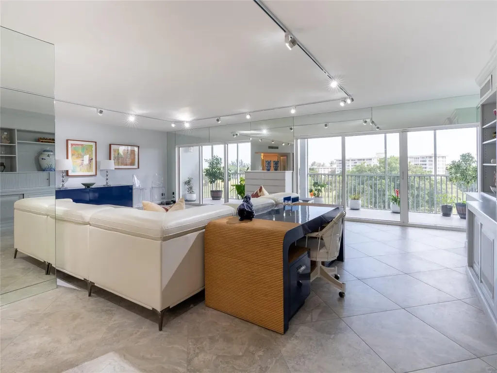 2850 N Palm Aire Drive Pompano Beach FL 33069