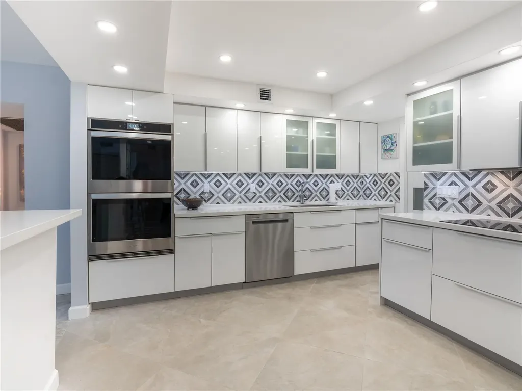 2850 N Palm Aire Drive Pompano Beach FL 33069