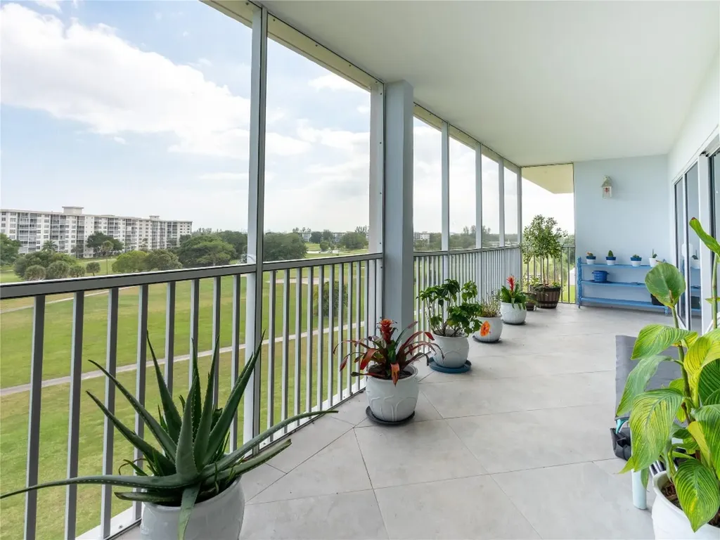 2850 N Palm Aire Drive Pompano Beach FL 33069