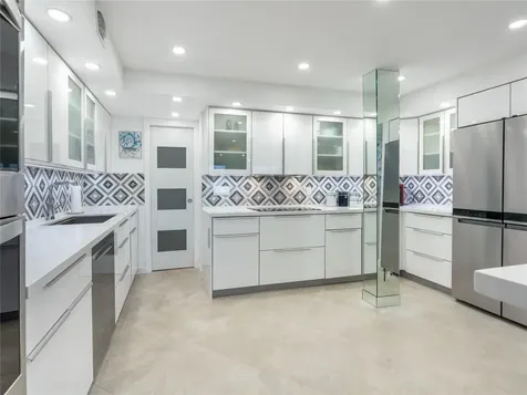 2850 N Palm Aire Drive Pompano Beach FL 33069