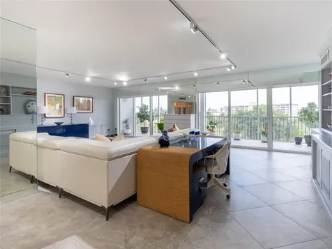 2850 N Palm Aire Drive Pompano Beach FL 33069