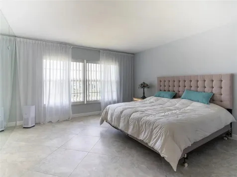 2850 N Palm Aire Drive Pompano Beach FL 33069