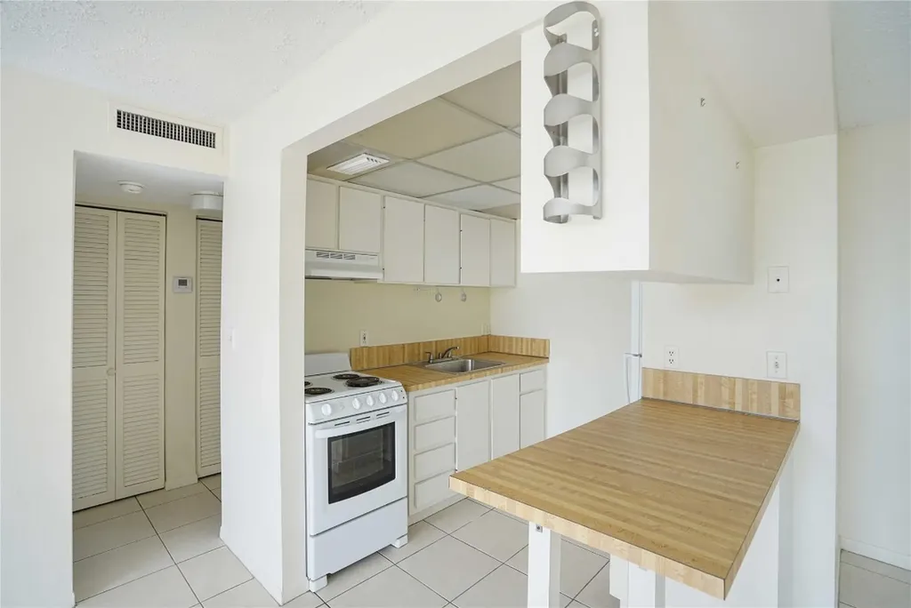 100 SE 21st Street Fort Lauderdale FL 33316