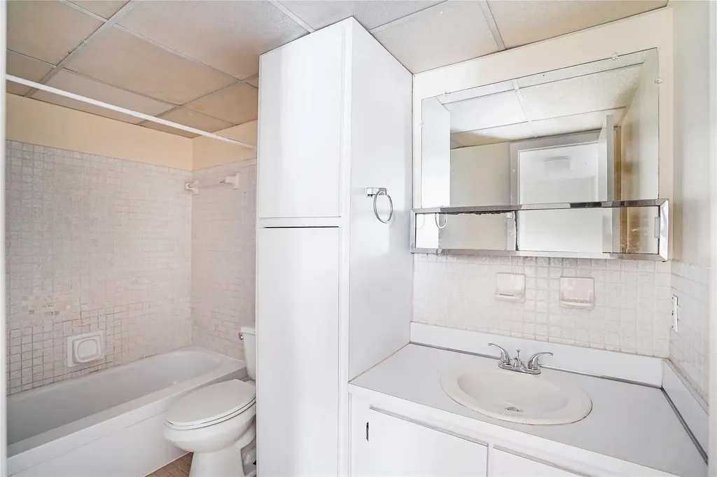 100 SE 21st Street Fort Lauderdale FL 33316