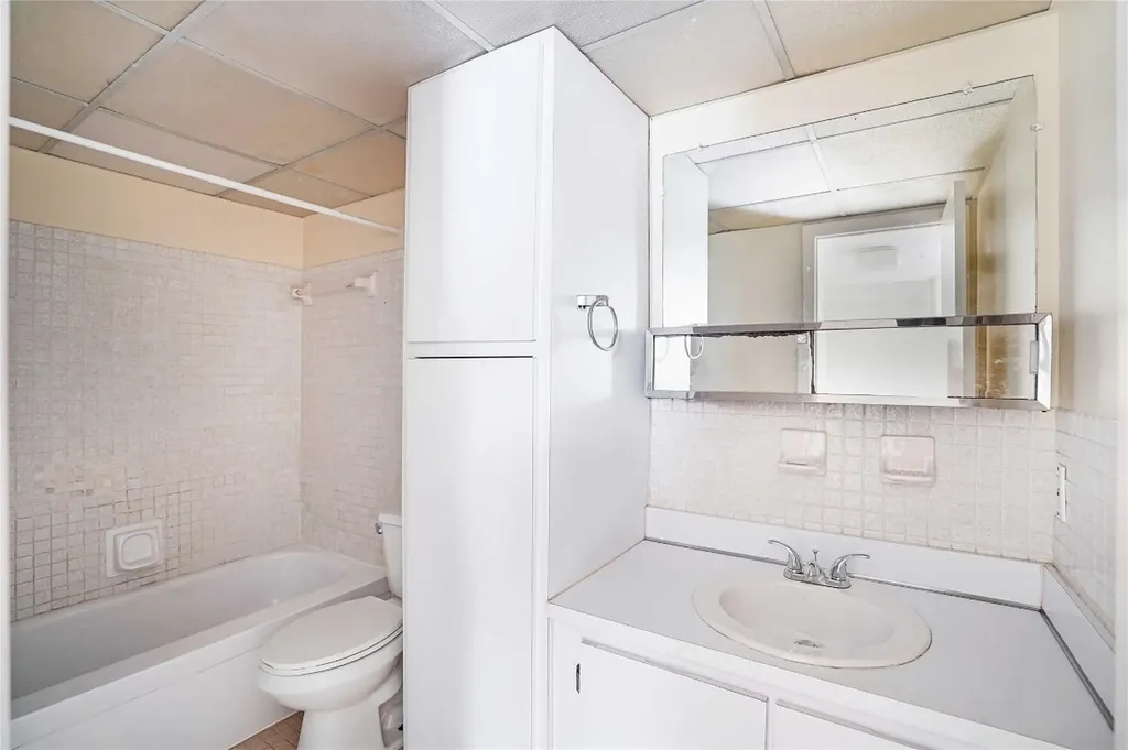 100 SE 21st Street Fort Lauderdale FL 33316