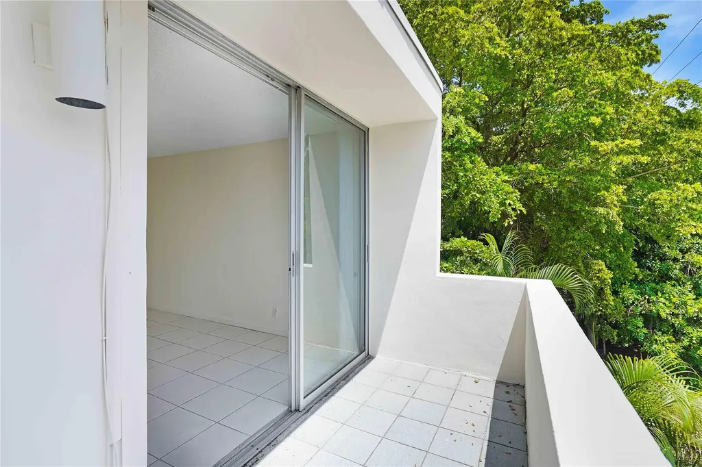 100 SE 21st Street Fort Lauderdale FL 33316