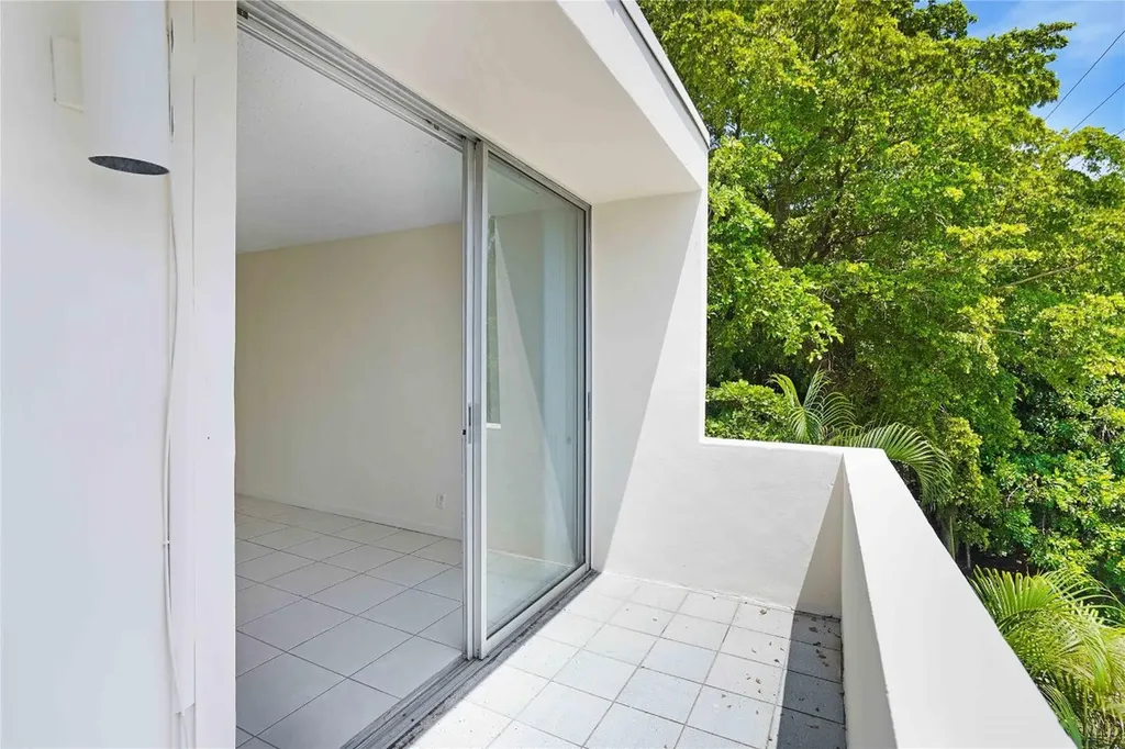 100 SE 21st Street Fort Lauderdale FL 33316