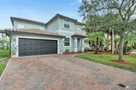 847 NW 127th Avenue Coral Springs FL 33071