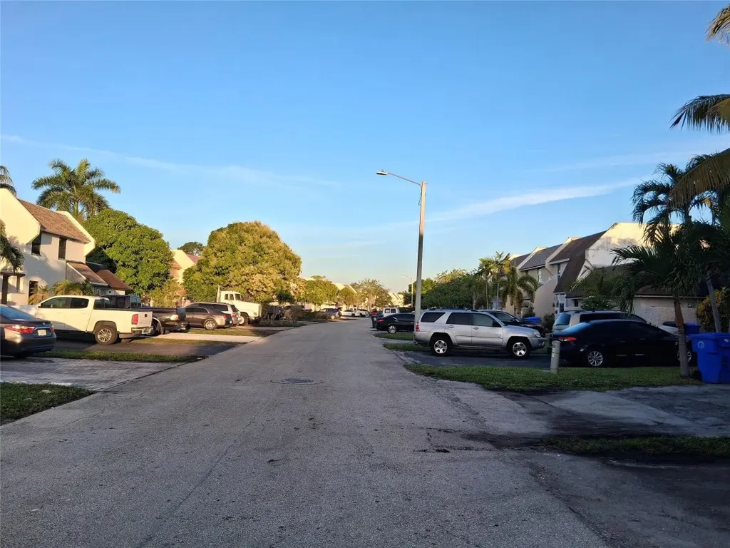 1349 Seaview North Lauderdale FL 33068
