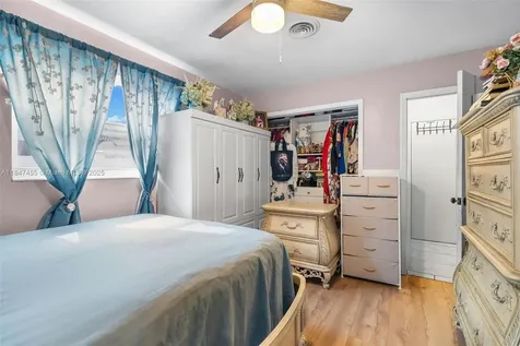 6351 Moseley Street Hollywood FL 33024